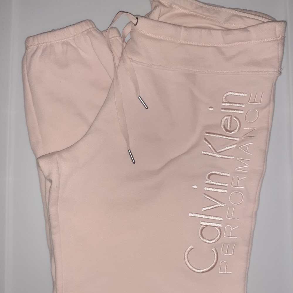 Calvin Klein ❤  Jogging pants size Medium